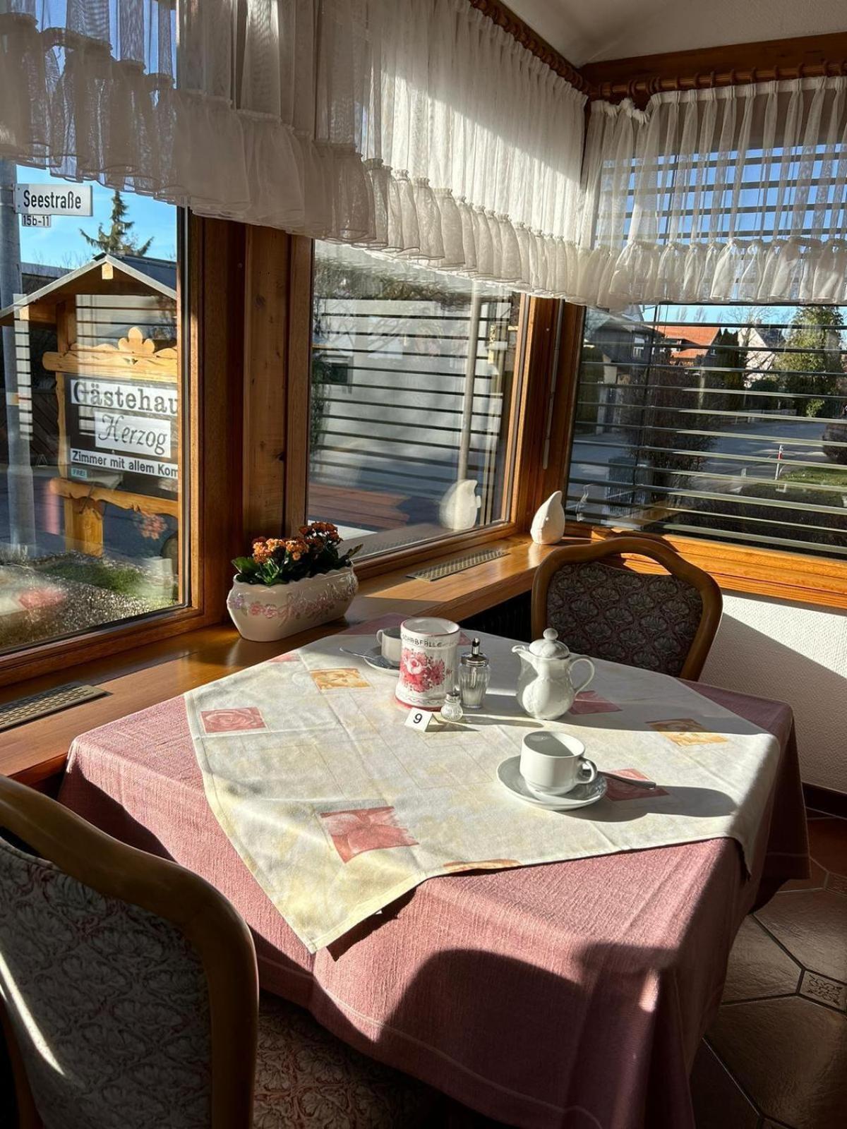 Gaestehaus Herzog Uhldingen-Mühlhofen Exteriör bild